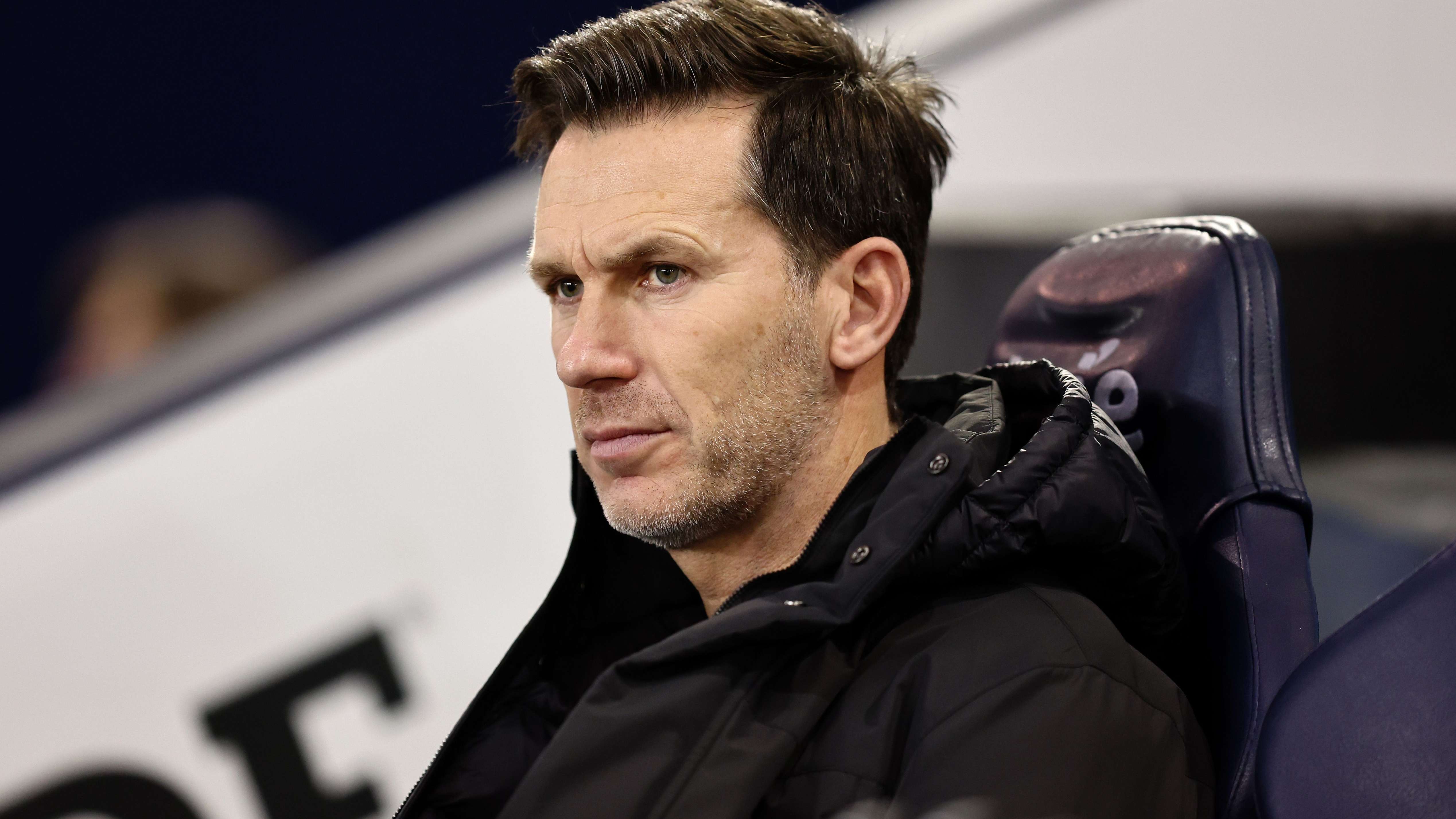 对阿斯顿维 对阿斯顿维